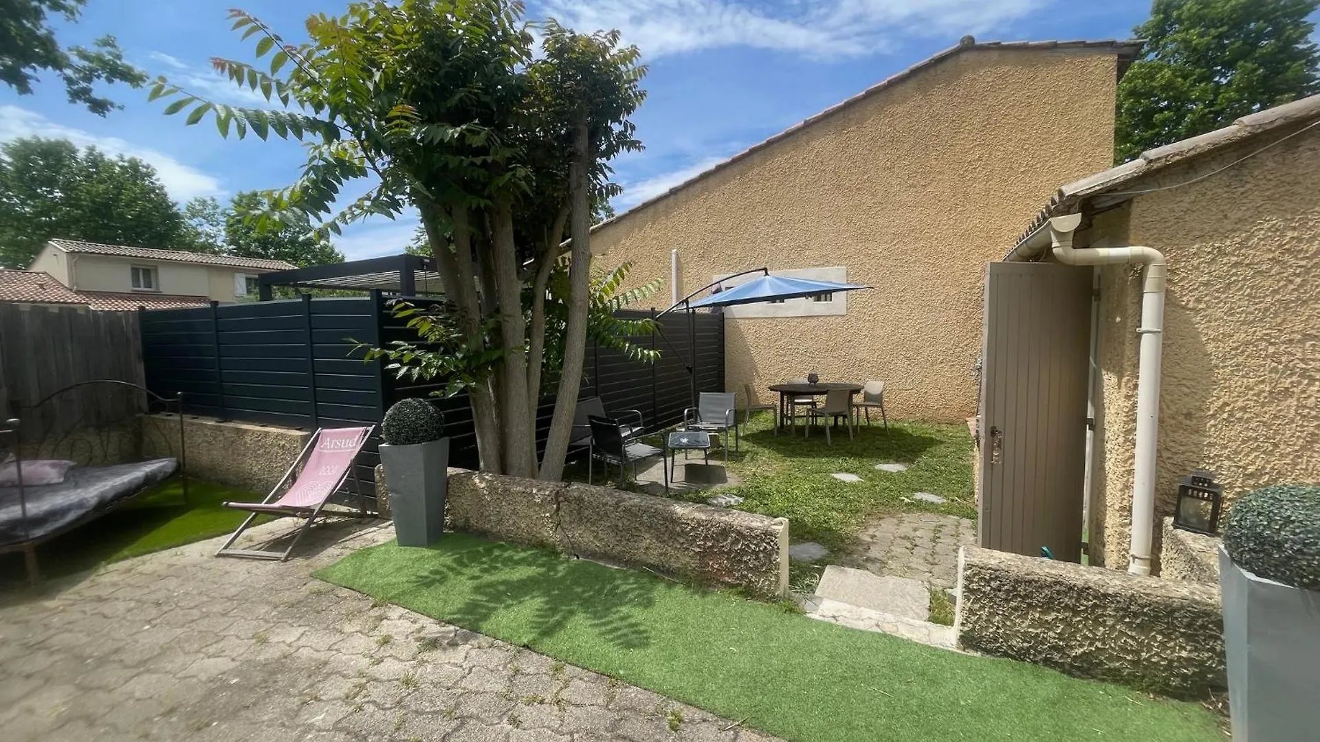 Jolie Petite Maison Avignon - Montfavet 0*,